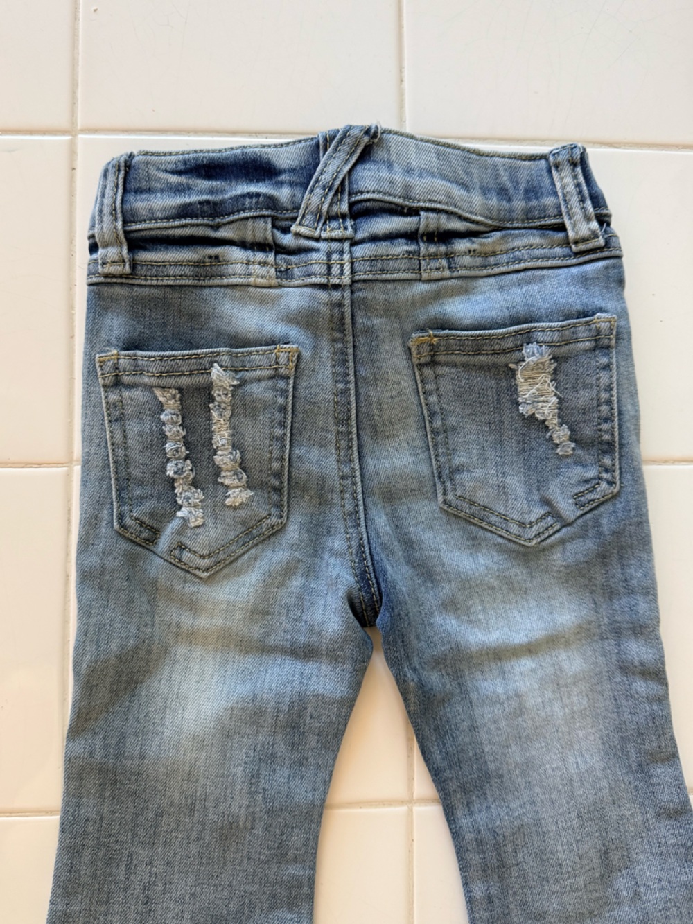 Toddler Girls Fringed Jeans 2T Hannah Banana Boho Hippie Flare Leg Distressed - Picture 9 of 11
